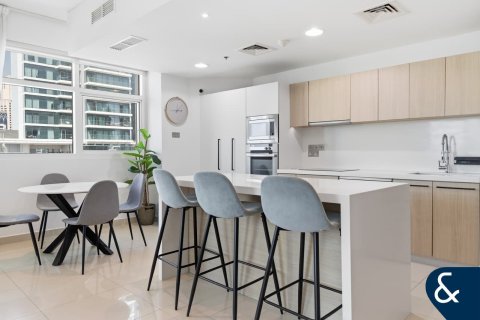 Apartment in Dubai Marina, Dubai 2 bedrooms, 145 sq.m. № 88401