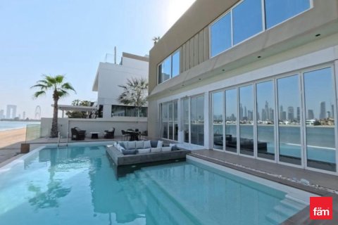 Villa en Palm Jumeirah, Dubai, 4 dormitorios, 1261.5 m², № 64112 - foto 1