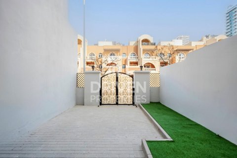 Townhouse in Seasons Community, Jumeirah Village Circle, Dubai 4 bedrooms, 219 sq.m. № 65264 - photo 3