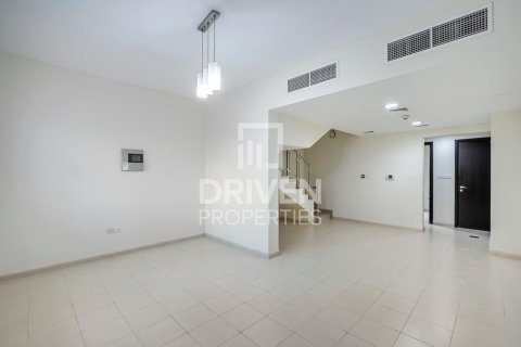 Townhouse in Seasons Community, Jumeirah Village Circle, Dubai 4 bedrooms, 219 sq.m. № 65264 - photo 6