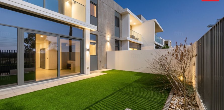 Villa en Dubai, 3 dormitorios, 144.8 m², № 84847