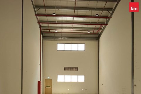 Warehouse in Dubai 195.9 sq.m. № 123381 - photo 4