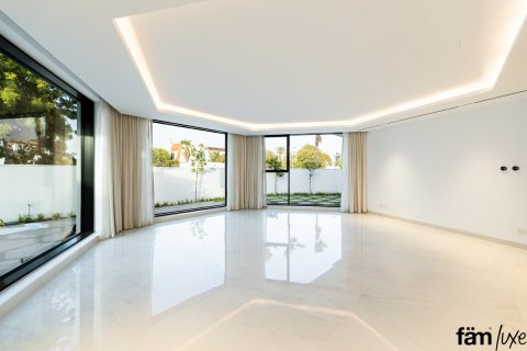 Villa à Dubai, 5 chambres, 1393.5 m², № 8051 - photo 11