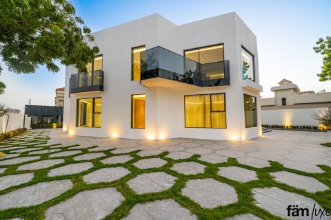 Villa à Dubai, 5 chambres, 1393.5 m², № 8051 - photo 3