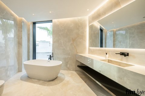 Villa à Dubai, 5 chambres, 1393.5 m², № 8051 - photo 25