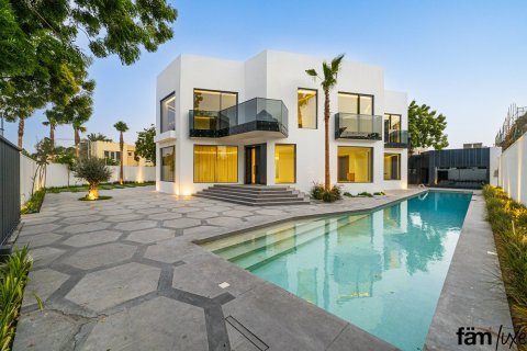 Villa à Dubai, 5 chambres, 1393.5 m², № 8051 - photo 1