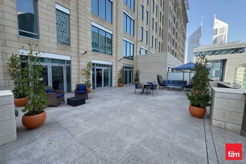 Снять в аренду квартиру в DIFC, Дубай: 4 спальни, 256м², № 108534 - фото 5