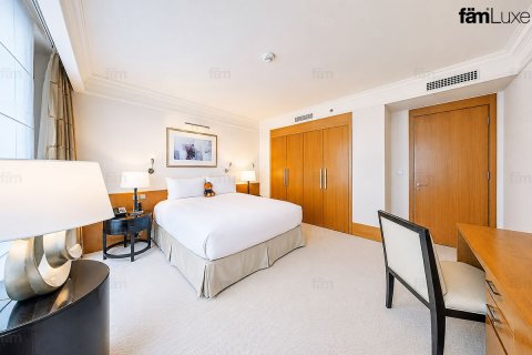 Снять в аренду квартиру в DIFC, Дубай: 4 спальни, 256м², № 108534 - фото 16