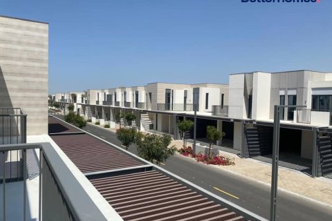 Townhouse in Arabian Ranches 3, Dubai 3 bedrooms, 180 sq.m. № 58027 - photo 15