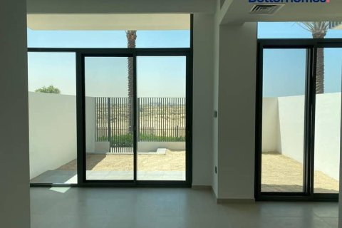 Townhouse in Arabian Ranches 3, Dubai 3 bedrooms, 180 sq.m. № 58027 - photo 2