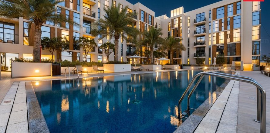 Квартира в Дубае, 2 спальни, 132.4м², № 93575