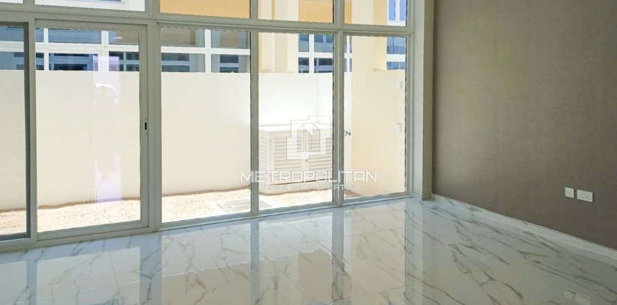 Таунхаус в DAMAC Hills (Akoya by DAMAC), Дубай, 3 спальни, 160м², № 15141