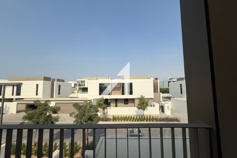 Снять в аренду виллу в Дубае: 4 спальни, 366.2м², № 72524 - фото 22