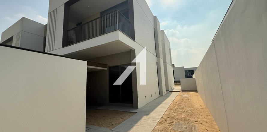 Villa en Dubai, 4 dormitorios, 366.2 m², № 72524