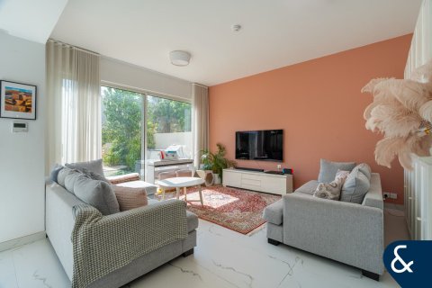 Villa en The Springs, Dubai, 4 dormitorios, 240 m², № 75400 - foto 4