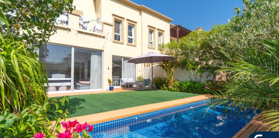 Villa en The Springs, Dubai, 4 dormitorios, 240 m², № 75400