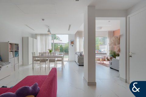 Villa en The Springs, Dubai, 4 dormitorios, 240 m², № 75400 - foto 2