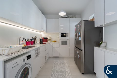 Villa en The Springs, Dubai, 4 dormitorios, 240 m², № 75400 - foto 7