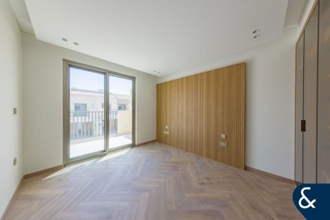 Купить виллу в Джумейра Гольф Эстейтс, Дубай: 3 спальни, 204м², № 75398 - фото 9