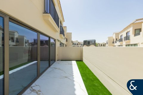 Купить виллу в Джумейра Гольф Эстейтс, Дубай: 3 спальни, 204м², № 75398 - фото 13