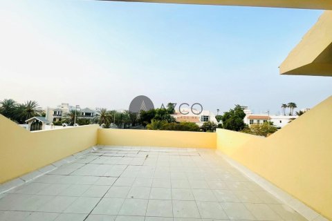 Villa en Jumeirah, Dubai, 4 dormitorios, 889.5 m², № 37618 - foto 12