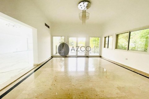 Villa en Jumeirah, Dubai, 4 dormitorios, 889.5 m², № 37618 - foto 5