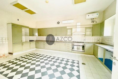 Villa en Jumeirah, Dubai, 4 dormitorios, 889.5 m², № 37618 - foto 3