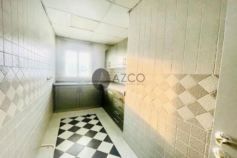 Villa en Jumeirah, Dubai, 4 dormitorios, 889.5 m², № 37618 - foto 4