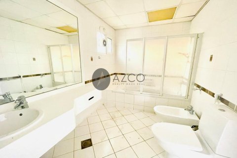 Villa en Jumeirah, Dubai, 4 dormitorios, 889.5 m², № 37618 - foto 15