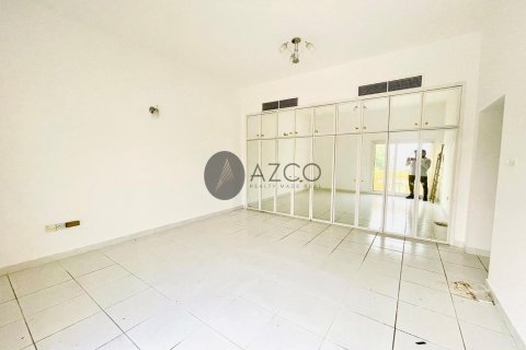 Villa en Jumeirah, Dubai, 4 dormitorios, 889.5 m², № 37618 - foto 11
