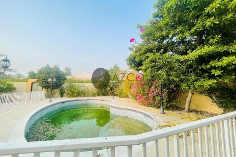 Villa en Jumeirah, Dubai, 4 dormitorios, 889.5 m², № 37618 - foto 16