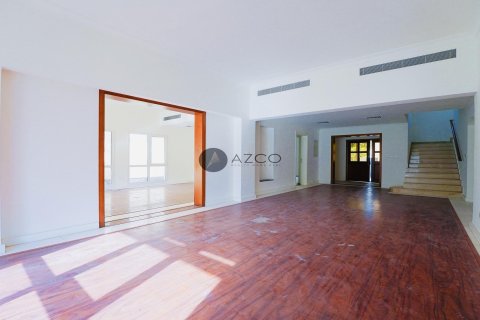 Villa en Meadows, Dubai, 5 dormitorios, 554.6 m², № 37620 - foto 3