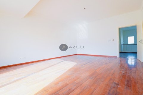 Villa en Meadows, Dubai, 5 dormitorios, 554.6 m², № 37620 - foto 8