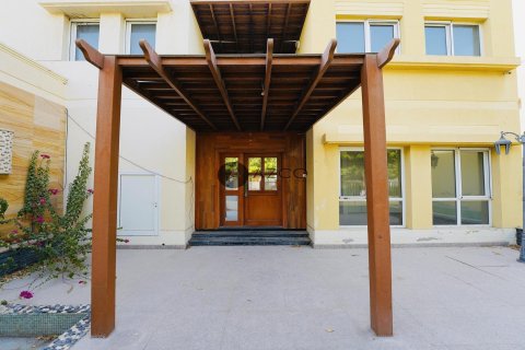 Villa en Meadows, Dubai, 5 dormitorios, 554.6 m², № 37620 - foto 18