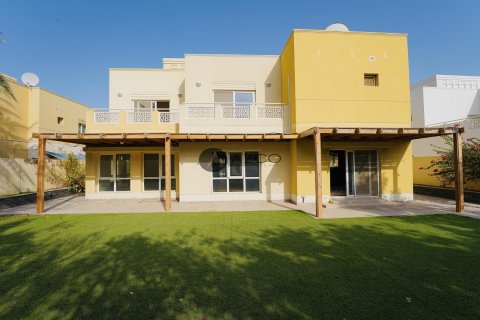 Villa en Meadows, Dubai, 5 dormitorios, 554.6 m², № 37620 - foto 16
