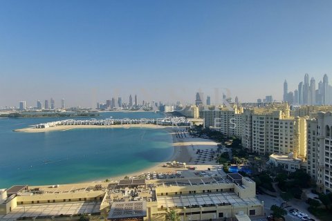 Apartment in Tiara Residences, Palm Jumeirah, Dubai 2 bedrooms, 159 sq.m. № 37598 - photo 29