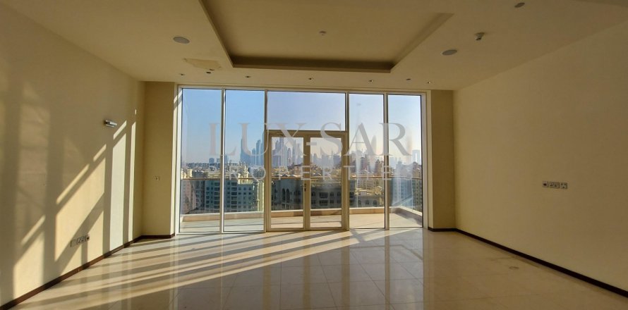 Apartment in Tiara Residences, Palm Jumeirah, Dubai 2 bedrooms, 159 sq.m. № 37598