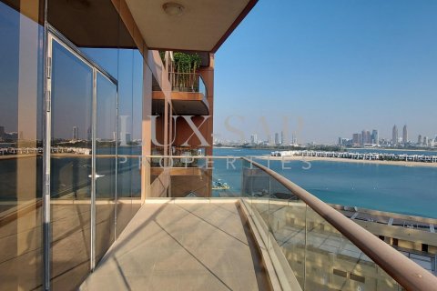 Apartment in Tiara Residences, Palm Jumeirah, Dubai 2 bedrooms, 159 sq.m. № 37598 - photo 21