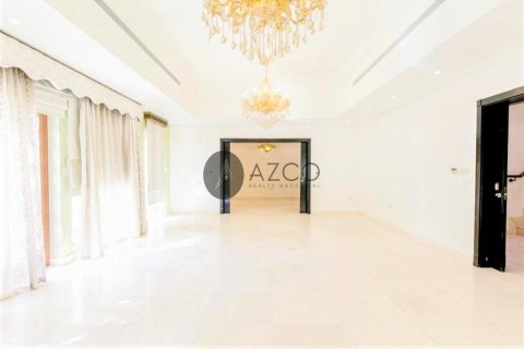 Villa en Al Furjan, Dubai, 5 dormitorios, 600 m², № 37619 - foto 2