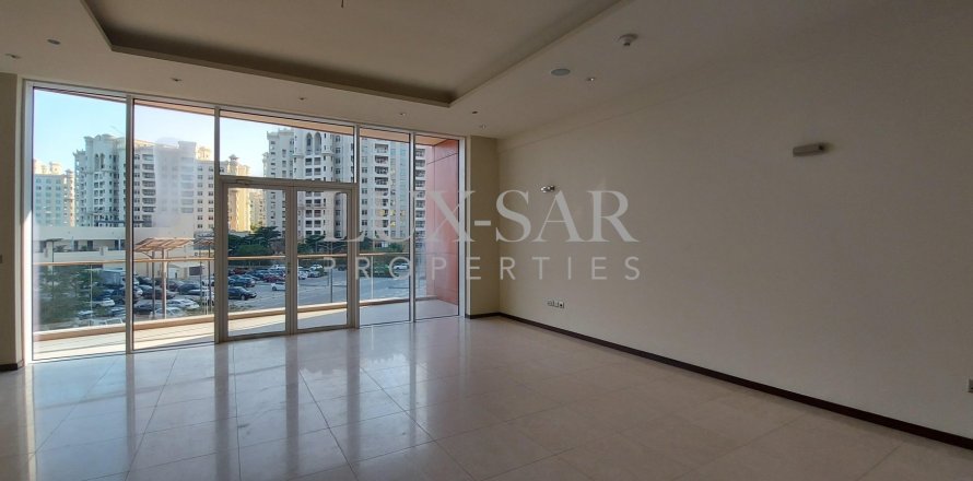Apartment in Tiara Residences, Palm Jumeirah, Dubai 3 bedrooms, 212.6 sq.m. № 37597