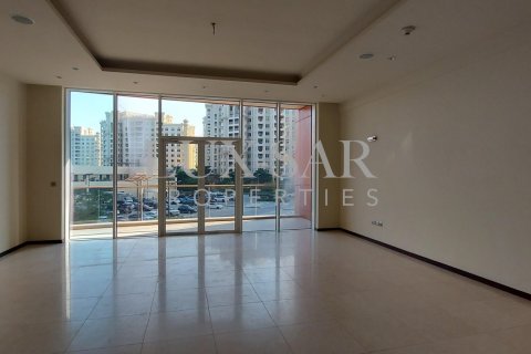 Apartment in Tiara Residences, Palm Jumeirah, Dubai 3 bedrooms, 212.6 sq.m. № 37597 - photo 5