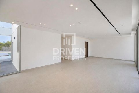 Villa in Jumeirah Park, Dubai 5 bedrooms, 671.41 sq.m. № 143148