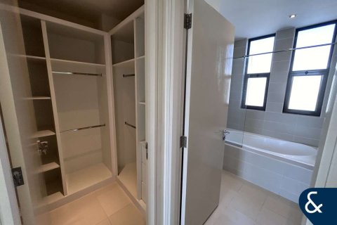 Снять в аренду виллу в Mira Oasis, Рим, Дубай: 4 спальни, 371м², № 98923 - фото 8