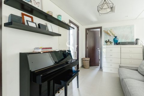 Townhouse in Arabella Townhouses, Mudon, Dubai 3 bedrooms, 191 sq.m. № 109061 - photo 14