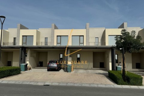 Villa in Dubai South (Dubai World Central), Dubai 3 bedrooms, 140 sq.m. № 99664