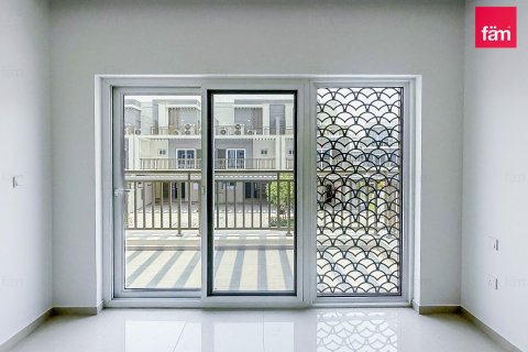 Adosado en Dubai, 4 dormitorios, 242.1 m², № 123133 - foto 5