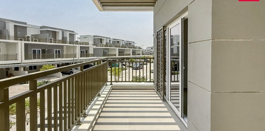 Adosado en Dubai, 4 dormitorios, 242.1 m², № 123133