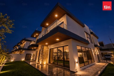 Villa in Dubai 6 bedrooms, 465.3 sq.m. № 123134 - photo 3