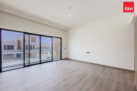Villa in Dubai 6 bedrooms, 465.3 sq.m. № 123134 - photo 11
