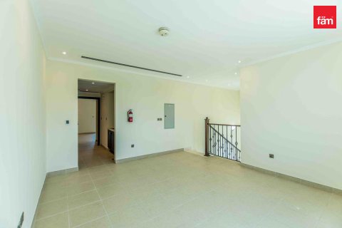 Villa in Dubai 3 bedrooms, 704.9 sq.m. № 22617 - photo 5